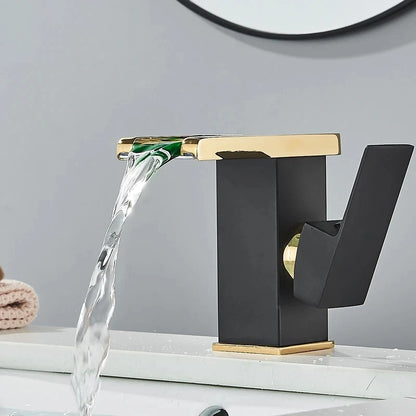 50180693786890|50180693819658